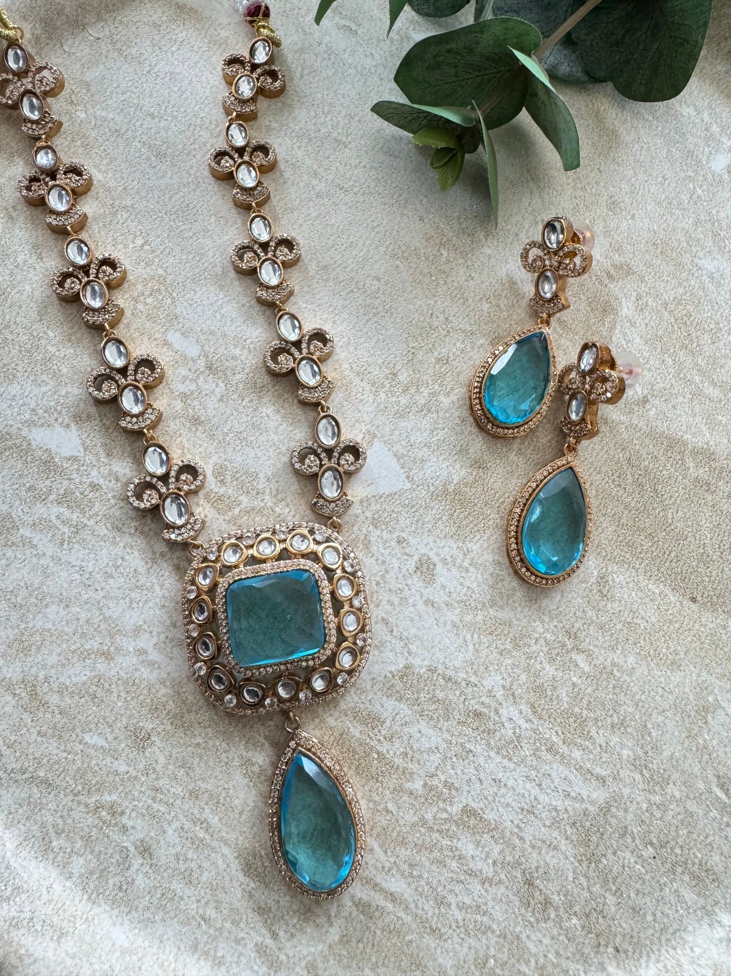 Vera Necklace